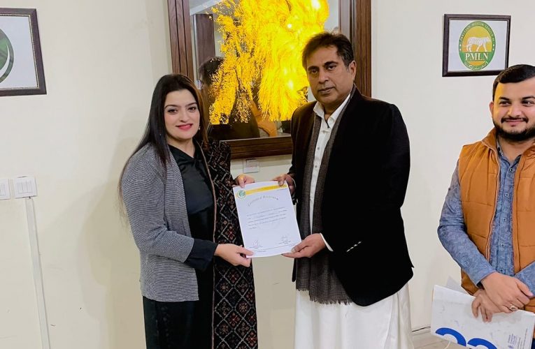 Adeel Ali khan social Media Facebook Head gives Certificate to Miss Tasleem Gull
