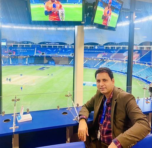 sports journalist Aijaz Ali Khokhar From DUBAI International Cricket Stadium, live Match underway b/w Sharjah Warriors & Gulf Giant.