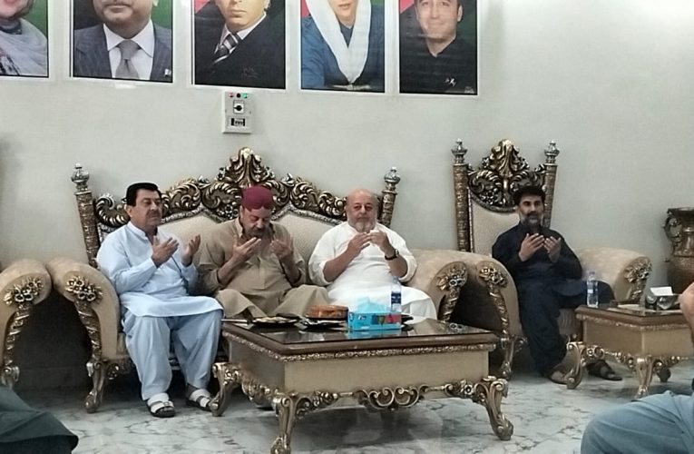 Acting Governor Agha Siraj offering Fateha and condolence to MPA Aslam Abro for murder of his brother and Nephew