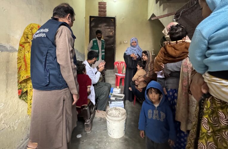 @WHOPakistan is in the field, working alongside the @GovtofPakistan and national health workers, supporting a #MeaslesRubella vaccination campaign