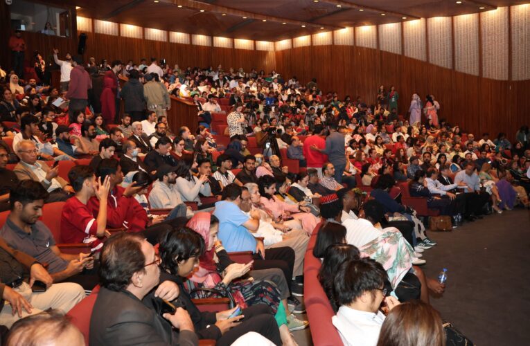 “Salaryman Macbeth” Wins Hearts at the World Culture Festival