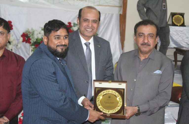 SU’s IBA alumnus Faisal Khan donates 10 desktop computers to support students