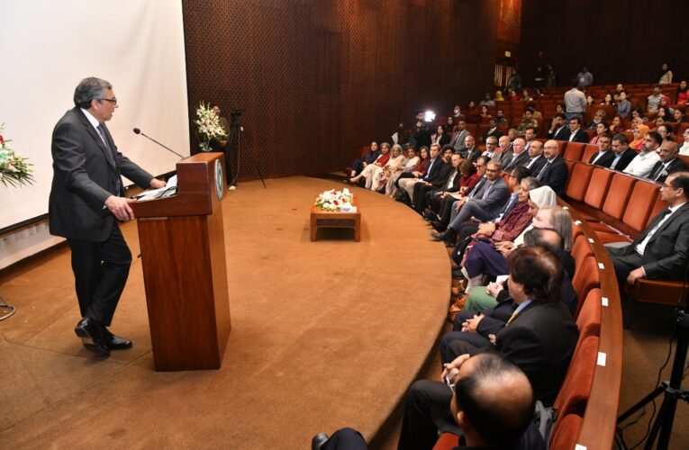 Pakistan’s top architects, urban planners and public health experts convened in Karachi yesterday to develop strategies for building climate-resilient cities and communities in response to record temperatures and extreme flooding.
