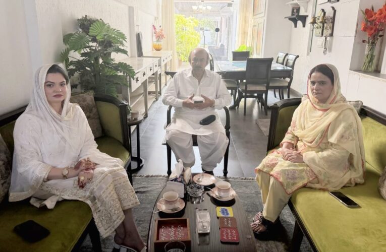 Key Pagara family member  Muniba Rashidi joins PPP