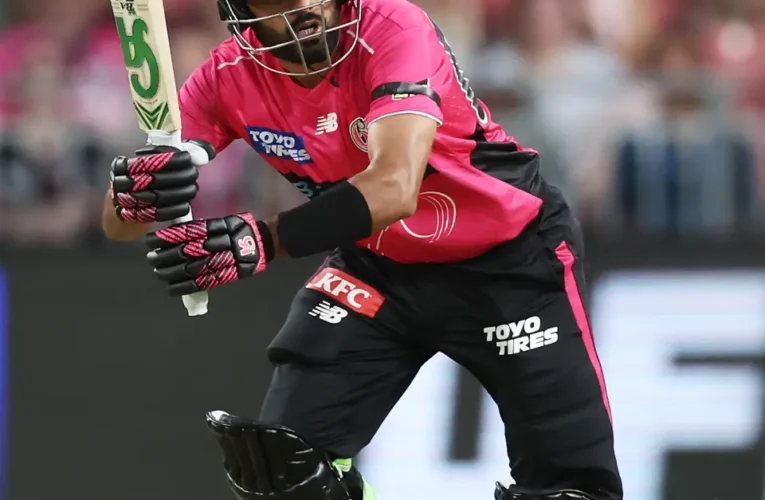 Babar Azam Scores First BBL Fifty as Sydney Sixers Set 199-Run Target Against Sydney Thunder