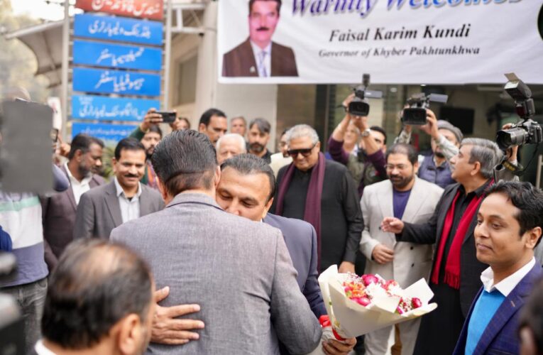 The Governor praised the noble work