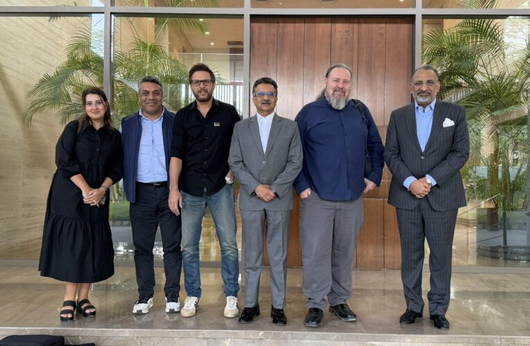 I had the pleasure of meeting the Chairman of HBL, Sultan  Allana- Shahid Afridi