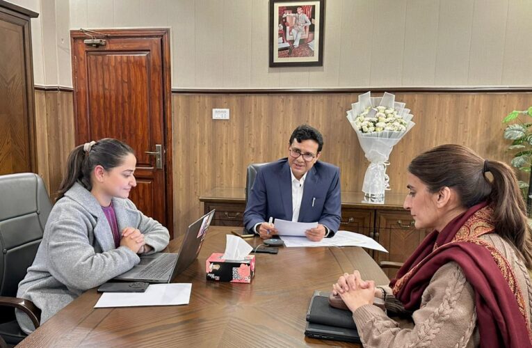 Dr. Musa Khan, Director General, Federal Directorate of Immunization (FDI) held a significant virtual meeting today with senior Gavi officials, including Ms. Carrie Gheen, Senior Country Manager and Mr. Craig Beyerinck, Programme Manager for High Impact Countries.