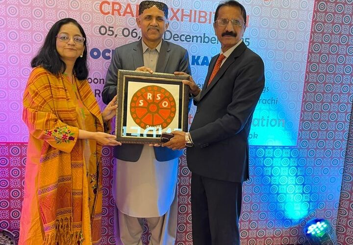 Today visited 17th Sartyoon Sang Craft Exhibition at Ocean Mall Karachi organized by Sindh Rural Support Organization( SRSO). Mr Muhammad Dittal Kalhoro CEO SRSO   Welcomed and presented the SRSO Shield during our visit.
