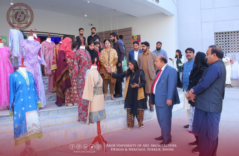 𝐒𝐭𝐮𝐝𝐞𝐧𝐭𝐬’ 𝐖𝐨𝐫𝐤 𝐃𝐢𝐬𝐩𝐥𝐚𝐲 𝐚𝐭 𝐀𝐫𝐨𝐫 𝐔𝐧𝐢𝐯𝐞𝐫𝐬𝐢𝐭𝐲 𝐒𝐮𝐤𝐤𝐮𝐫