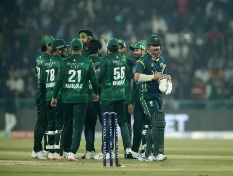 “Pakistan Defeats Australia by 90 Runs to Take 2-0 Lead in T20 Series”