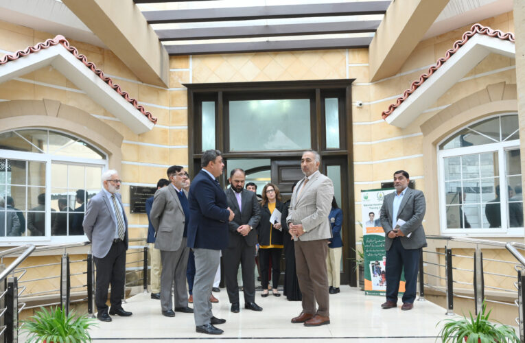 Bahria University 𝙃𝙖𝙨𝙝𝙤𝙤 𝙎𝙘𝙝𝙤𝙤𝙡 𝙤𝙛 𝙃𝙤𝙨𝙥𝙞𝙩𝙖𝙡𝙞𝙩𝙮 𝙈𝙖𝙣𝙖𝙜𝙚𝙢𝙚𝙣𝙩 in Islamabad hosted the Honourable Rector, Vice Admiral Abid Hameed HI(M) in a meaningful visit that reaffirmed strong academic and professional collaboration between the two institutions