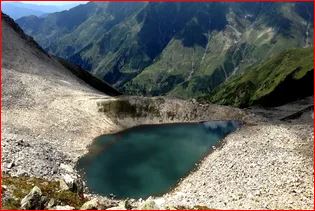 AANSOO LAKE….A BEAUTIFUL VIEWPOINT FOR TOURISTS