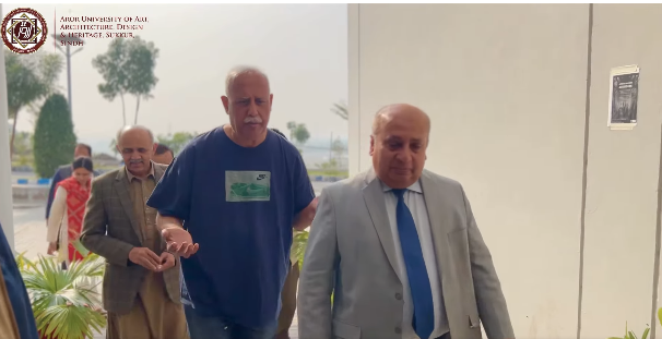 𝐀𝐫𝐨𝐫 𝐔𝐧𝐢𝐯𝐞𝐫𝐬𝐢𝐭𝐲 𝐒𝐮𝐤𝐤𝐮𝐫 𝐇𝐨𝐬𝐭𝐬 𝐕𝐢𝐬𝐢𝐭 𝐨𝐟 𝐒𝐞𝐧𝐢𝐨𝐫 𝐉𝐨𝐮𝐫𝐧𝐚𝐥𝐢𝐬𝐭 𝗠𝗿. 𝐖𝐮𝐬𝐚𝐭𝐮𝐥𝐥𝐚𝐡 𝐊𝐡𝐚𝐧