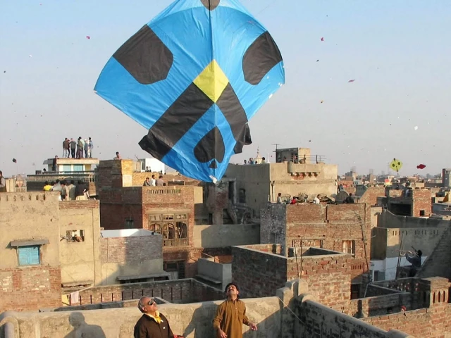 Basant Celebrations Complicate Polio Vaccination Drive in Lahore