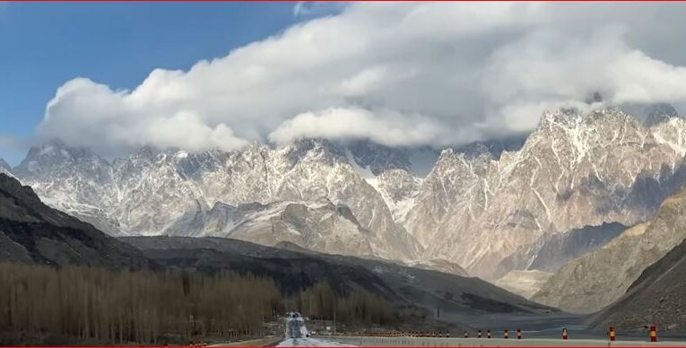 HUNZA VALLEY ( A BEST POINT TO HAVE EXPERIENCE NATURE )…….