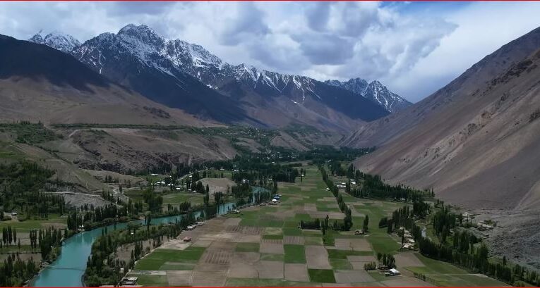WHAT A BEAUTY ” Phandar Valley ” VISIT P0INT…..