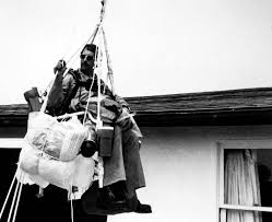 The Incredible Story of “Lawnchair Larry” — The Man Who Flew with Balloons