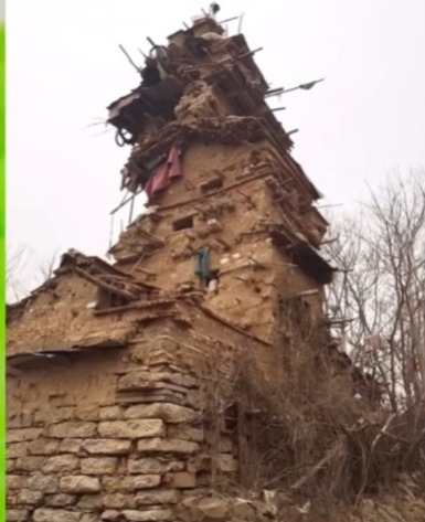 Chinese Farmer Builds House Over 10 Years of Dedication.. incredible story