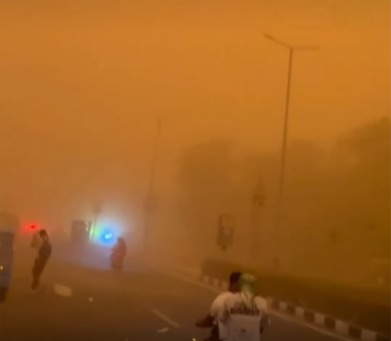 Massive dust storm turns rajasthan’s bikaner dark like midnight in broad daylight