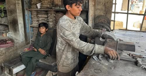 UNICEF Report: 40% of Children in High-Risk Pakistani Cities Found with Lead in Blood
