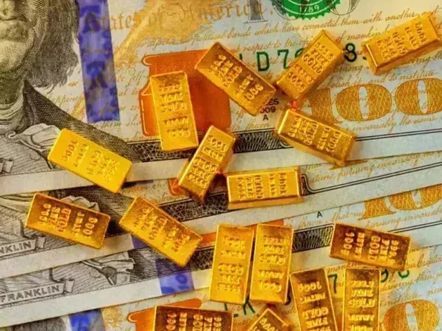 Gold Prices Drop Sharply as Per Tola Rate Declines by Rs15,500 Amid Global Market Slump