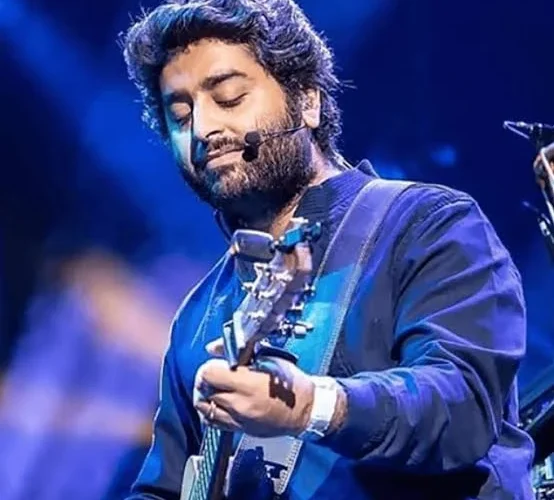 Arijit Singh Showers Praise on Atif Aslam, Shafqat Amanat Ali at Abu Dhabi Concert