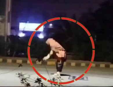 Women openly performing rituals of Black Magic spotted at Lahore’s Kalma chowk at 3 am